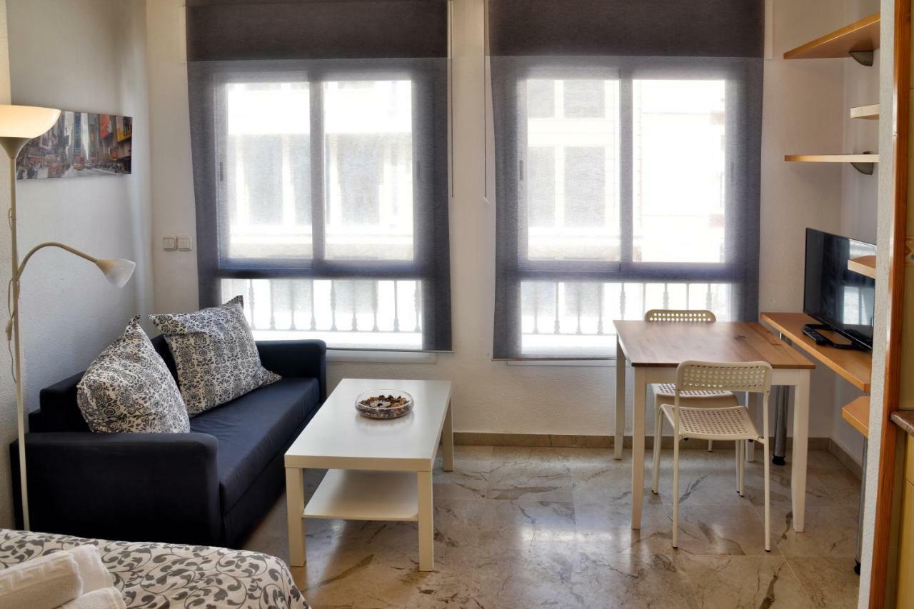 Wonderstays Apartamentos Vela Málaga Exteriör bild